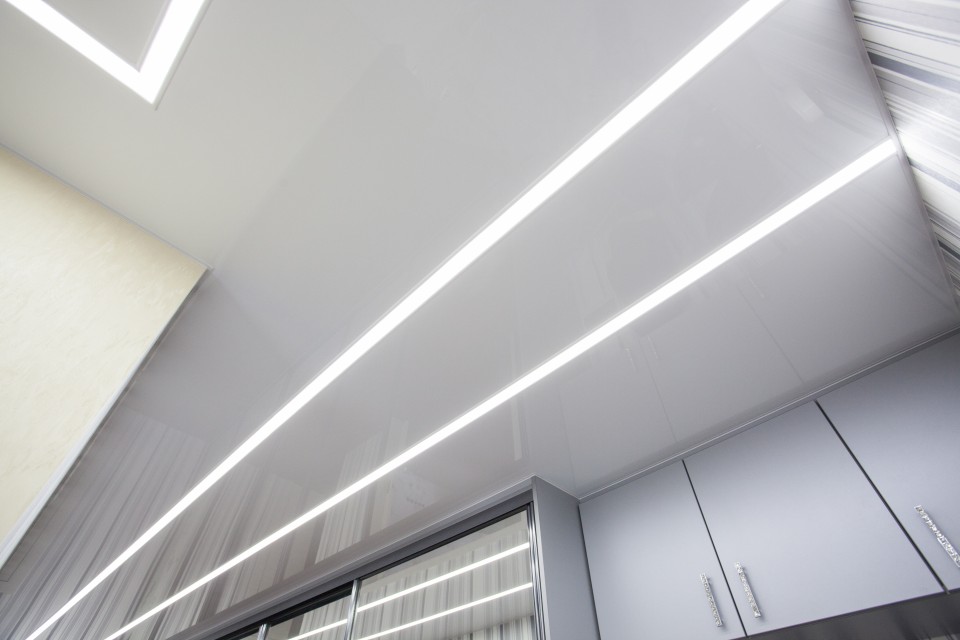 Заказать световые потолки с линией света в г. Шадринск